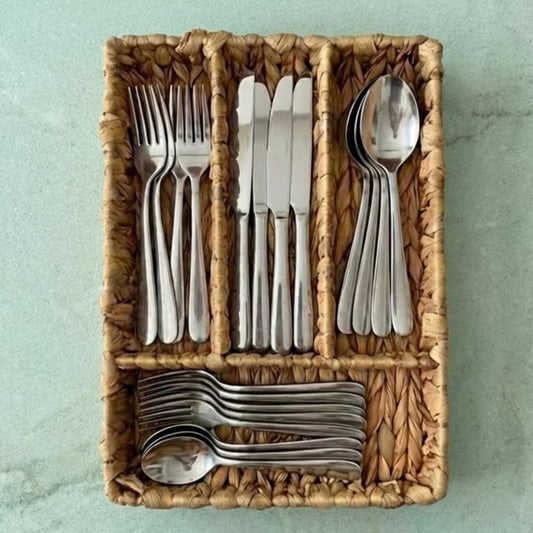 Organizador de Cubiertos Tejido en Fibras Naturales | Bandeja Artesanal para Cajón (Copia)
